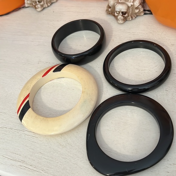 Jewelry - Lot vintage 80’s bracelets